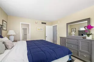 2110 Benjamin Franklin Dr, Sarasota, FL 34236 - Photo 27