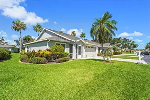 2417 Fairway Oaks Dr, Palmetto, FL 34221 - Photo 5