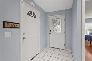 2417 Fairway Oaks Dr, Palmetto, FL 34221 - Photo 9