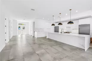 2065 Goldenrod St, Sarasota, FL 34239 - Photo 9