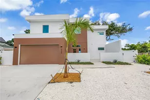 2065 Goldenrod St, Sarasota, FL 34239 - Photo 1