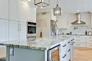 9403 9th Ave NW, Bradenton, FL 34209 - Photo 3