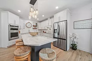 1876 Livingstone St, Sarasota, FL 34231 - Photo 5