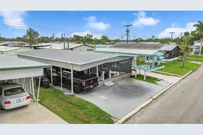 719 50th Avenue Terrace W, Bradenton, FL 34207 - Photo 3