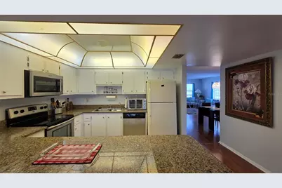 315 30th Avenue W #B414, Bradenton, FL 34205 - Photo 7