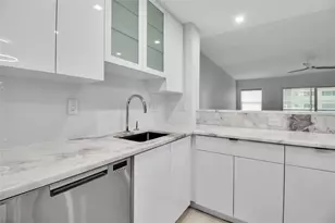 1150 Tarpon Center Dr, Venice, FL 34285 - Photo 13