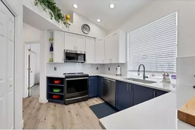 7904 Hampton Court, University Park, FL 34201 - Photo 17