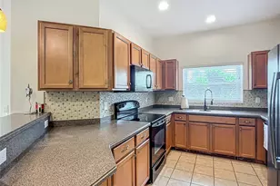 1510 Grantham Dr, Sarasota, FL 34234 - Photo 11