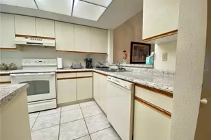 6211 Timberlake Dr, Sarasota, FL 34243 - Photo 3