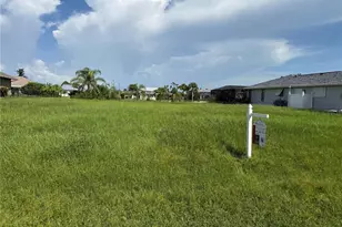 11 Bunker Cir, Rotonda West, FL 33947 - Photo 1