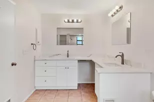 2102 Country Meadows Pl, Sarasota, FL 34235 - Photo 27