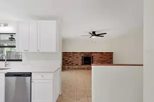 2102 Country Meadows Pl, Sarasota, FL 34235 - Photo 17