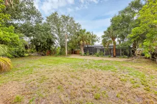 2102 Country Meadows Pl, Sarasota, FL 34235 - Photo 37