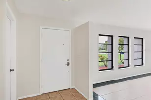 2102 Country Meadows Pl, Sarasota, FL 34235 - Photo 3