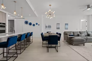 301 Quay Commons, Sarasota, FL 34236 - Photo 5