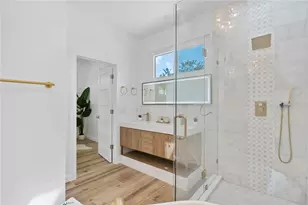 4879 Commonwealth Dr, Sarasota, FL 34242 - Photo 21