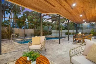 4879 Commonwealth Dr, Sarasota, FL 34242 - Photo 33