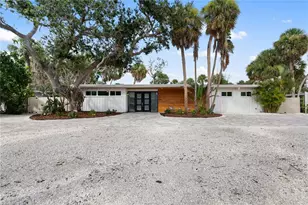 4879 Commonwealth Dr, Sarasota, FL 34242 - Photo 37