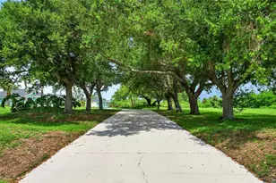 2555 Pear St, Port Charlotte, FL 33948 - Photo 5