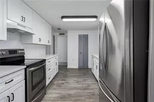 6710 36th Ave E, Palmetto, FL 34221 - Photo 5