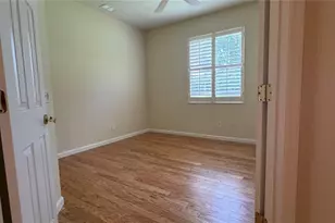 8228 Simpson Falls Ct, Sarasota, FL 34243 - Photo 7