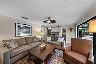 4533 Friar Tuck Ln, Sarasota, FL 34232 - Photo 7