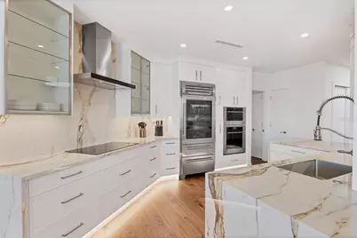 1211 Gulf Of Mexico Drive #1005, Longboat Key, FL 34228 - Photo 13