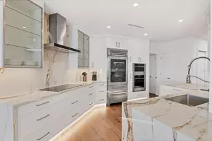 1211 Gulf of Mexico Dr, Longboat Key, FL 34228 - Photo 13