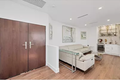 1211 Gulf Of Mexico Drive #1005, Longboat Key, FL 34228 - Photo 3