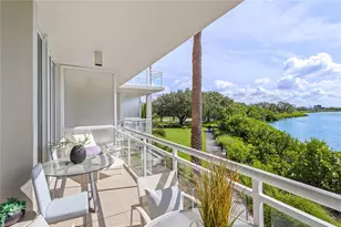 225 Sands Point Rd, Longboat Key, FL 34228 - Photo 15