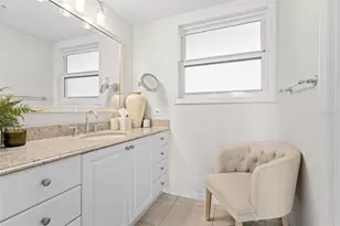 225 Sands Point Rd, Longboat Key, FL 34228 - Photo 17