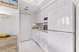 225 Sands Point Rd, Longboat Key, FL 34228 - Photo 5