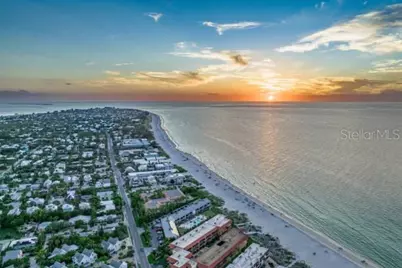 2813 Gulf Drive, Holmes Beach, FL 34217 - Photo 3