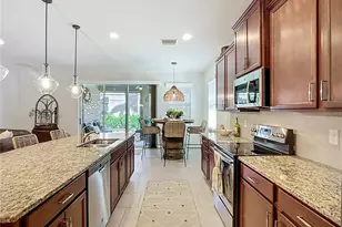 2807 Oriole Dr, Sarasota, FL 34243 - Photo 11