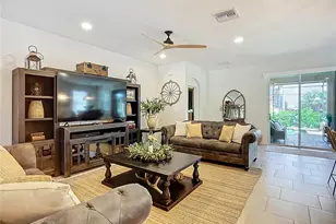 2807 Oriole Dr, Sarasota, FL 34243 - Photo 5