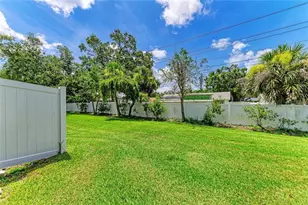 3934 Yellowstone Cir, Sarasota, FL 34233 - Photo 11