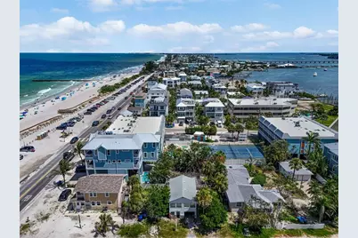 104 10th Street S, Bradenton Beach, FL 34217 - Photo 9