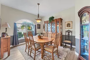 4888 Winterhaven Dr, Sarasota, FL 34233 - Photo 7