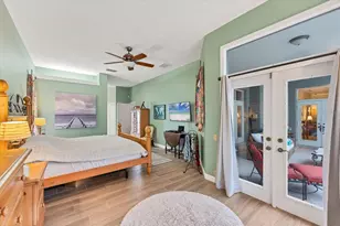 4888 Winterhaven Dr, Sarasota, FL 34233 - Photo 17