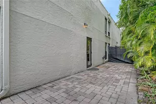 1542 Oak St, Sarasota, FL 34236 - Photo 41