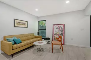 1542 Oak St, Sarasota, FL 34236 - Photo 9