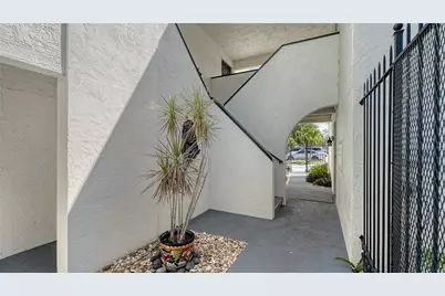 1542 Oak Street #102, Sarasota, FL 34236 - Photo 5