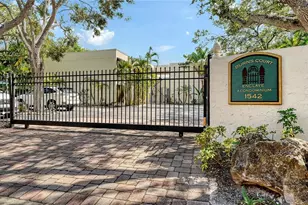 1542 Oak St, Sarasota, FL 34236 - Photo 3