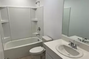 6413 Fairmont Ln, Palmetto, FL 34221 - Photo 7