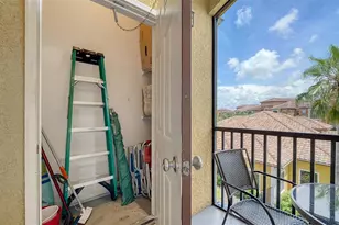 8397 38th St Cir E, Sarasota, FL 34243 - Photo 5