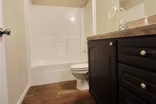 1106 49th Ave Dr W, Bradenton, FL 34207 - Photo 9