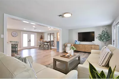 211 Island Circle, Sarasota, FL 34242 - Photo 5