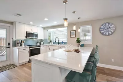 211 Island Circle, Sarasota, FL 34242 - Photo 11