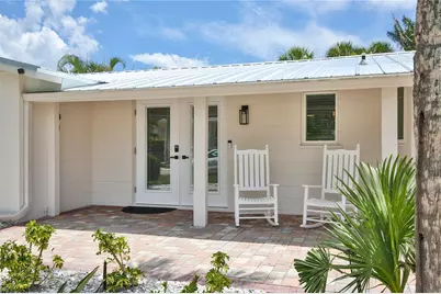 211 Island Circle, Sarasota, FL 34242 - Photo 3