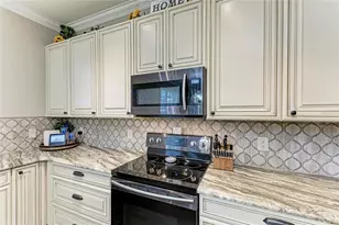 3911 91st Ave E, Parrish, FL 34219 - Photo 9